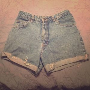 Super cute high waisted denim shorts